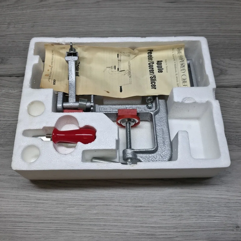 The Pampered Chef - #2430 - Apple Peeler/Corer/Slicer - Excellent Condition